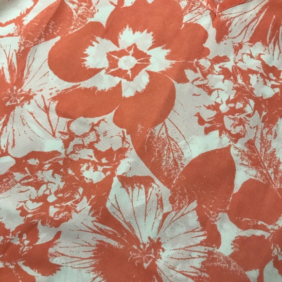 ONE LEFT!!! Beautiful coral/white blouse - Picture 4 of 4